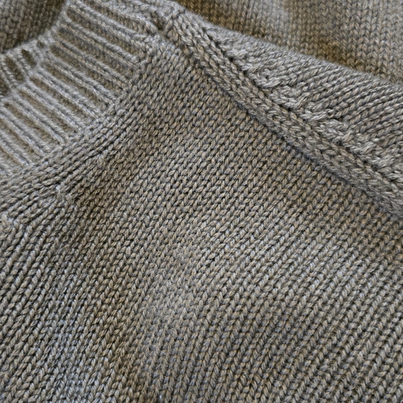 Theory 100% Cashmere Women’s Karenia F Olive Colored Ribbed Hem Sweater Sz M - Picture 9 of 9